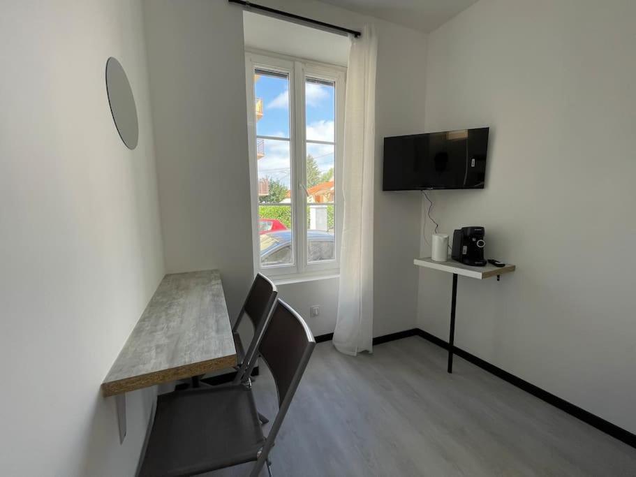 Studio A2 18M2 Cosy 5Minutes Gare Parking Gratuit Rue De La Mure Роанн Екстер'єр фото
